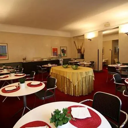 Club Ξενοδοχείο 3*
