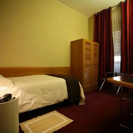 فندق كلَب ميلان