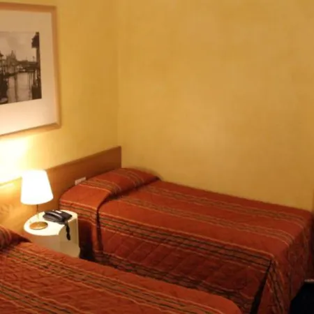 فندق كلَب 3*