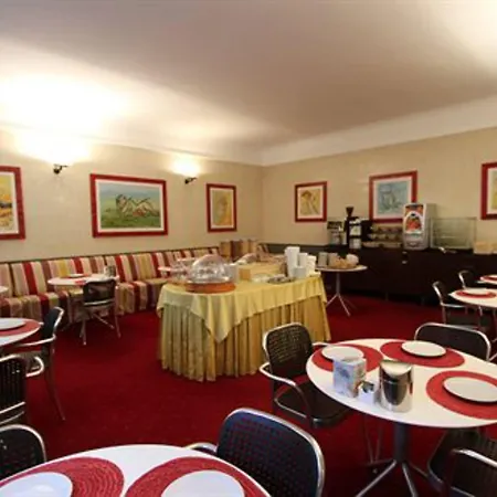 فندق كلَب 3*