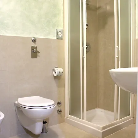 كلَب فندق ميلان