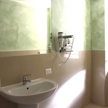 كلَب فندق 3*