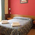 Club Otel 3*